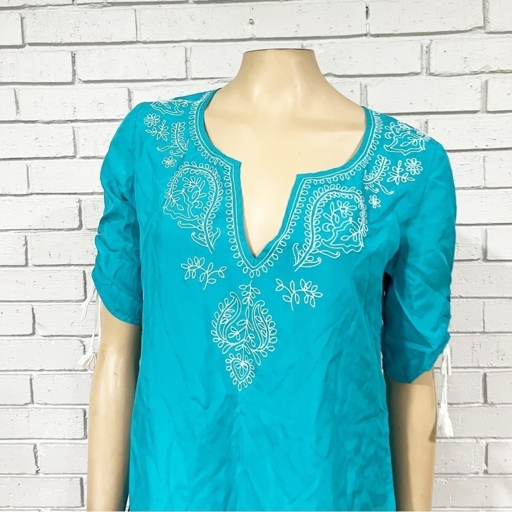 Banana Republic Women’s Turquoise‎ Embroidered Top - Picture 2 of 9